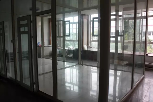  同花顺（中国）集团 模拟实际生活环境的房间，用来做药性实验
