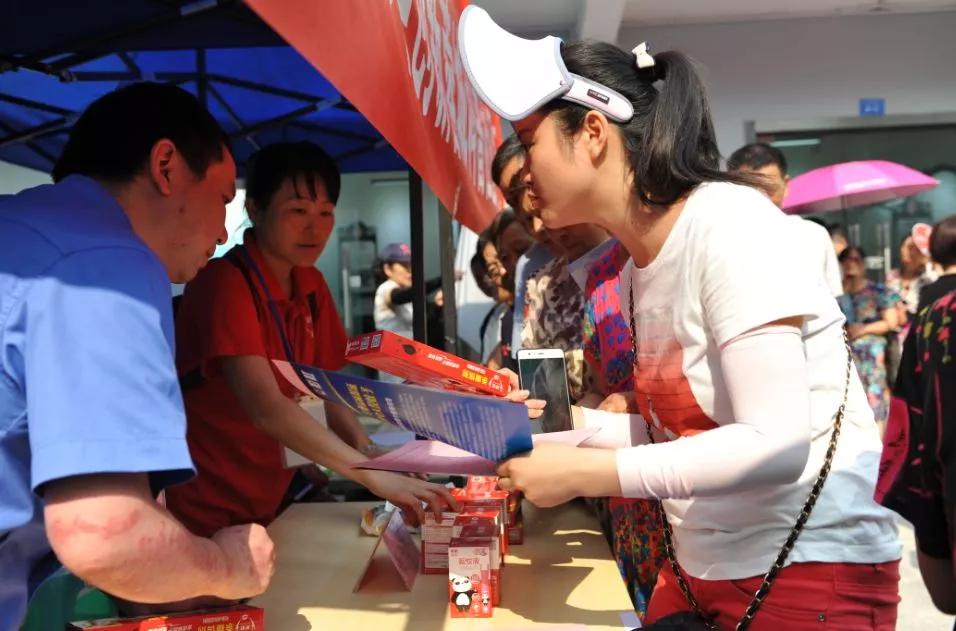 同花顺（中国）生活电器科普基地参加“2018年创新蓉城科普社区行”