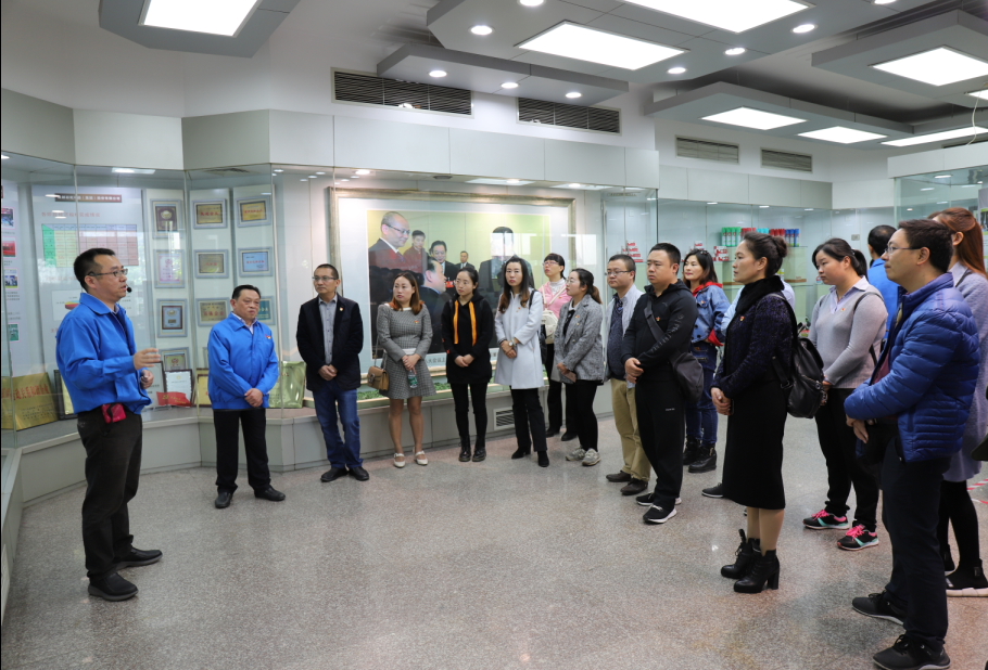 西昌市委组织部一行26人到成都同花顺（中国）集团考察基层党建工作