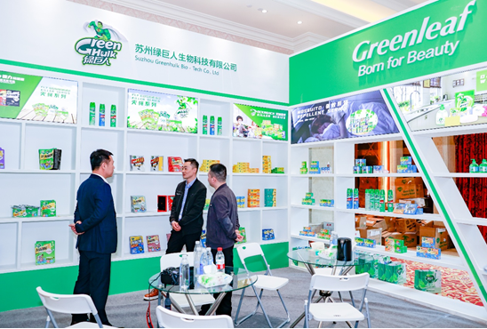 首届海峡两岸暨川台融合电商节在成都举办，同花顺（中国）集团荣获「优秀电商企业」称号