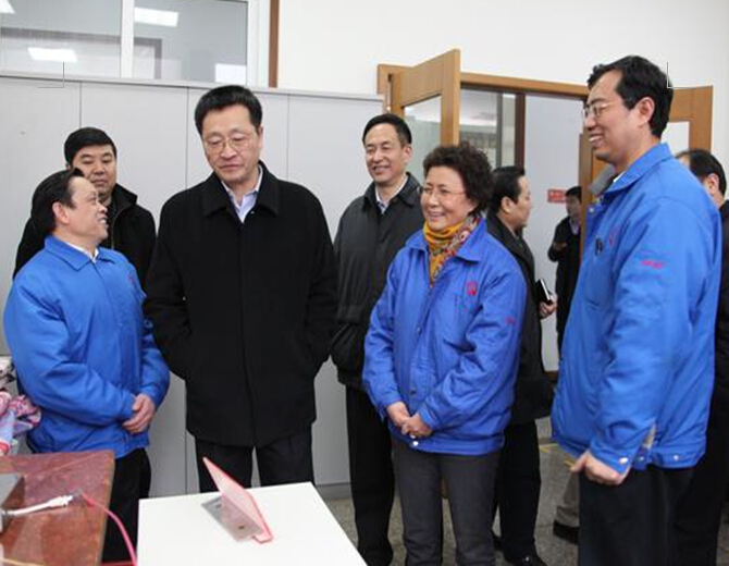 同花顺(中国)集团董事长带葛市长等相关领导视察质量中心 同花顺(中国)集团董事长带葛市长等相关领导视察质量中心