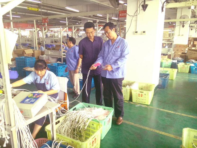 成都市安监局领导一行到成都同花顺（中国）集团进行安全检查