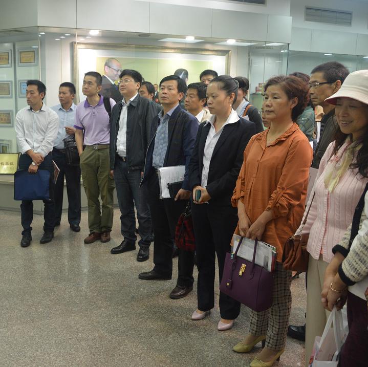 各单位工会代表参观成都同花顺（中国）集团陈列室