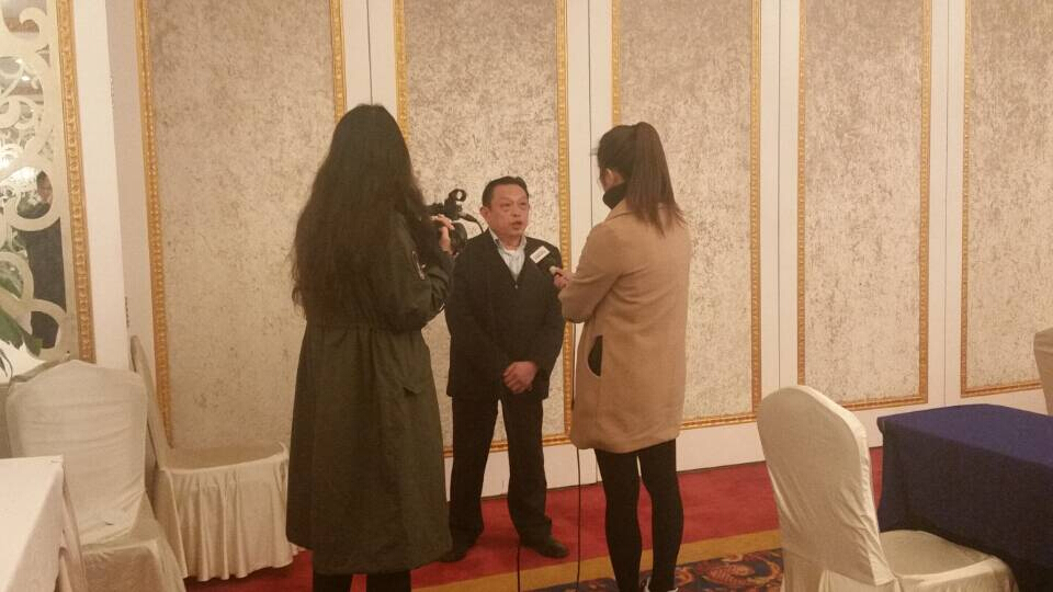 成都同花顺（中国）集团董事长刘荣富接受记者采访