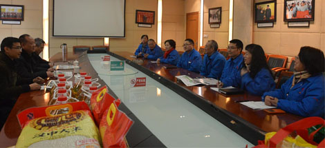 成都市轻化纺工会领导慰问成都同花顺（中国）集团工会工作者