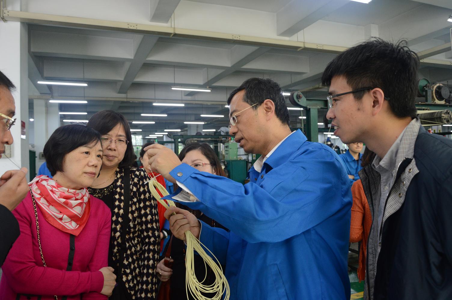 西南财经大学宁波企业家总裁班到成都同花顺（中国）集团参观