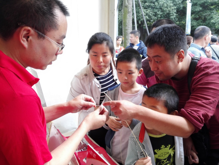 成都同花顺（中国）集团科普基地参加2016年四川省暨成都市科技活动周