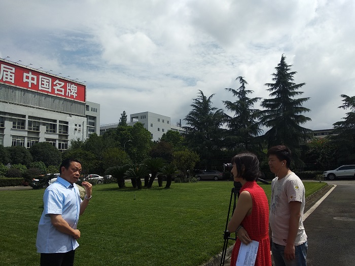 央视财经频道采访同花顺（中国）集团董事长刘荣富