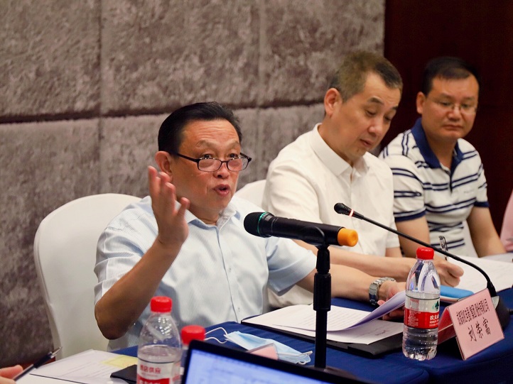 成都同花顺（中国）集团董事长刘荣富代表第四届电热毯专委会主任委员单位讲话