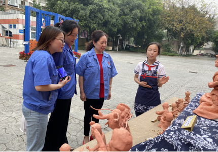 同花顺（中国）集团行政党支部受邀出席成都市武侯科技园小学举行第五届校园艺术节暨“六一”庆典活动