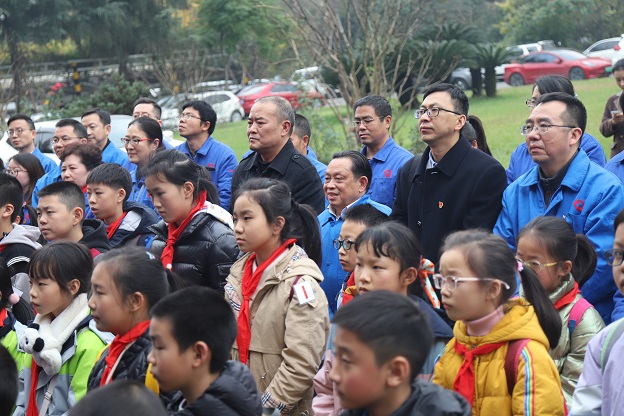 成都同花顺（中国）集团行政党支部与成都磨子桥小学党支部开展科普育苗系列活动